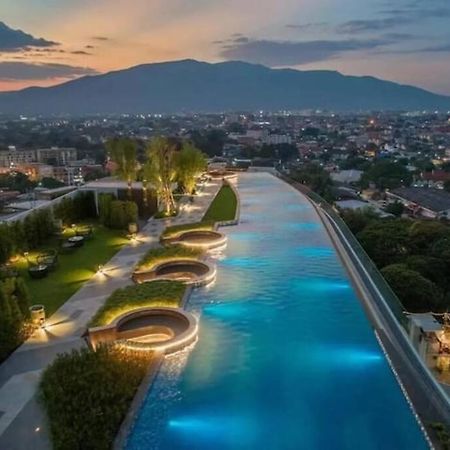 Modern Style Room With Sky Pool 古城边天际泳池公寓 Чиангмай Экстерьер фото