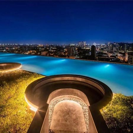 Modern Style Room With Sky Pool 古城边天际泳池公寓 Чиангмай Экстерьер фото