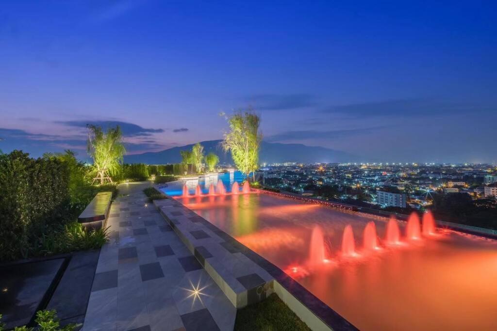 Modern Style Room With Sky Pool 古城边天际泳池公寓 Чиангмай Экстерьер фото