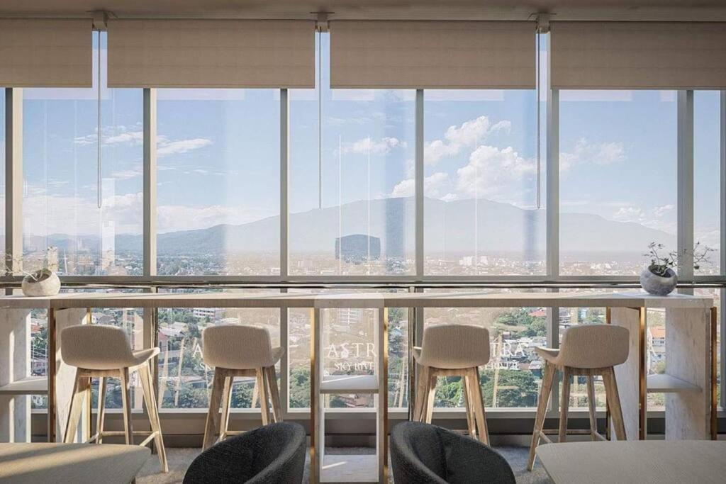 Modern Style Room With Sky Pool 古城边天际泳池公寓 Чиангмай Экстерьер фото