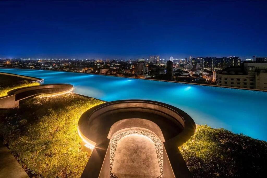 Modern Style Room With Sky Pool 古城边天际泳池公寓 Чиангмай Экстерьер фото